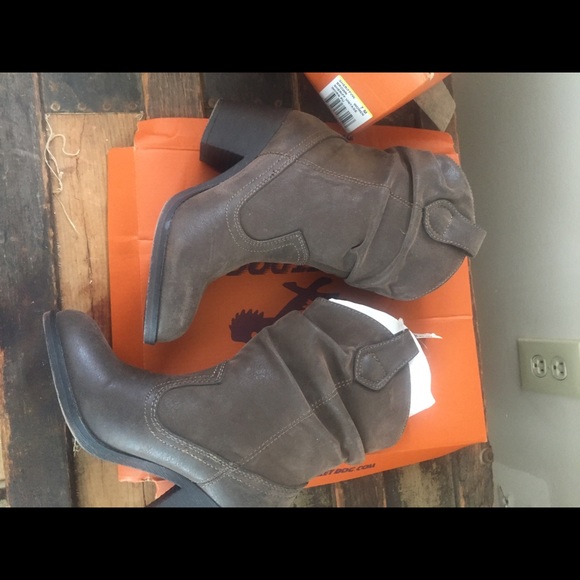 Rocket dog faux leather ankle boots - Picture 6 of 7